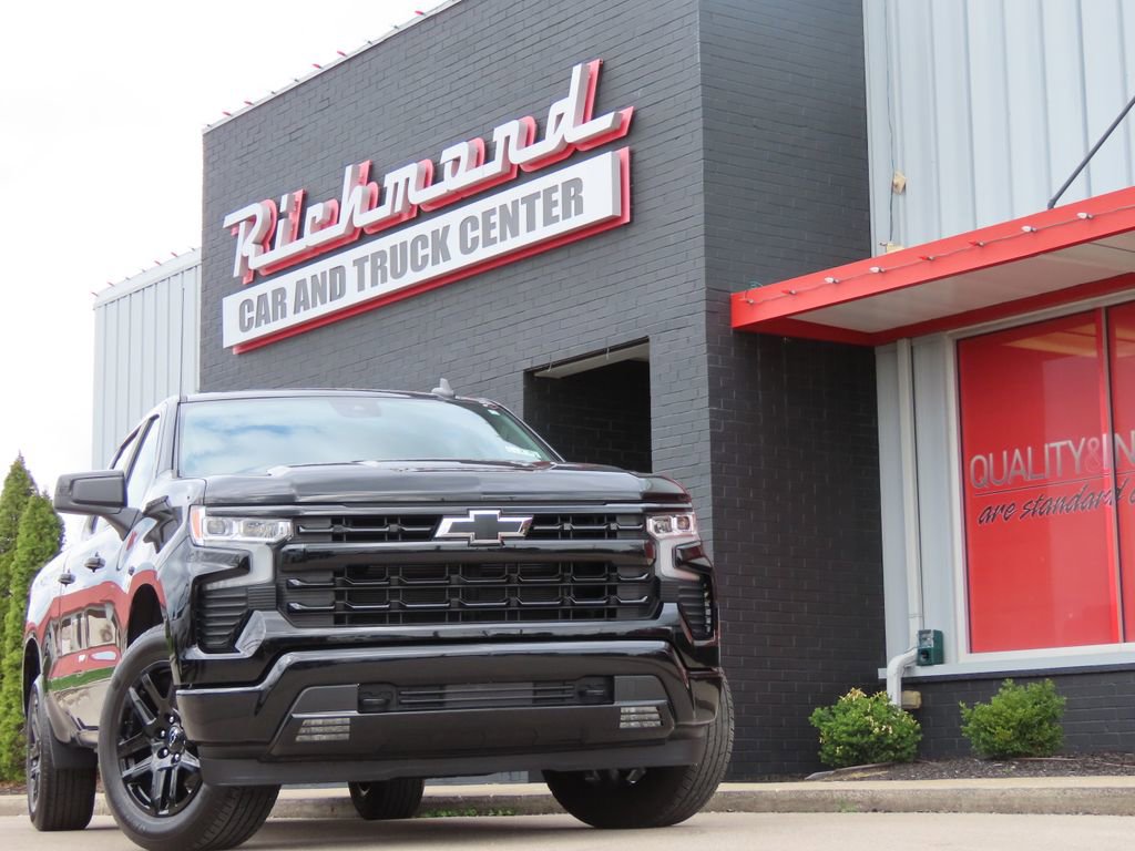 Used 2023 Chevrolet Silverado 1500 RST w/ Convenience Package II image 2