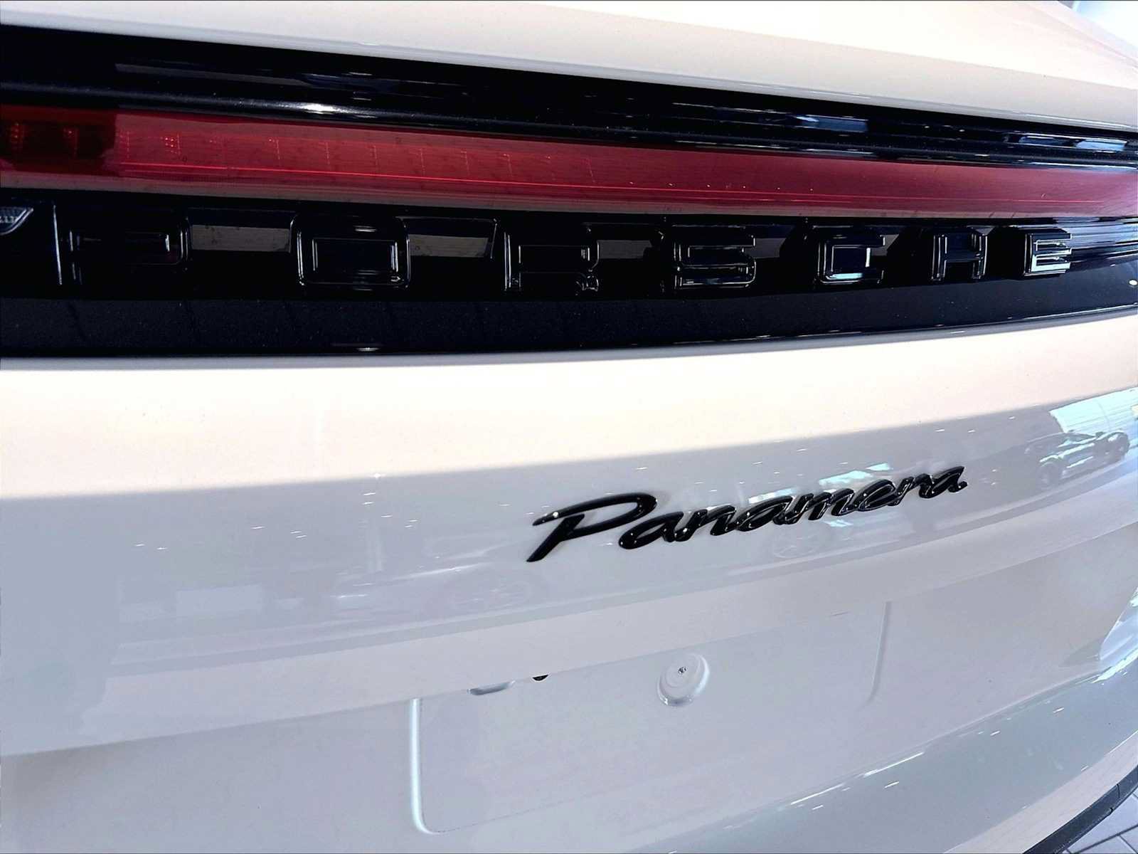 Used 2025 Porsche Panamera RWD image 39