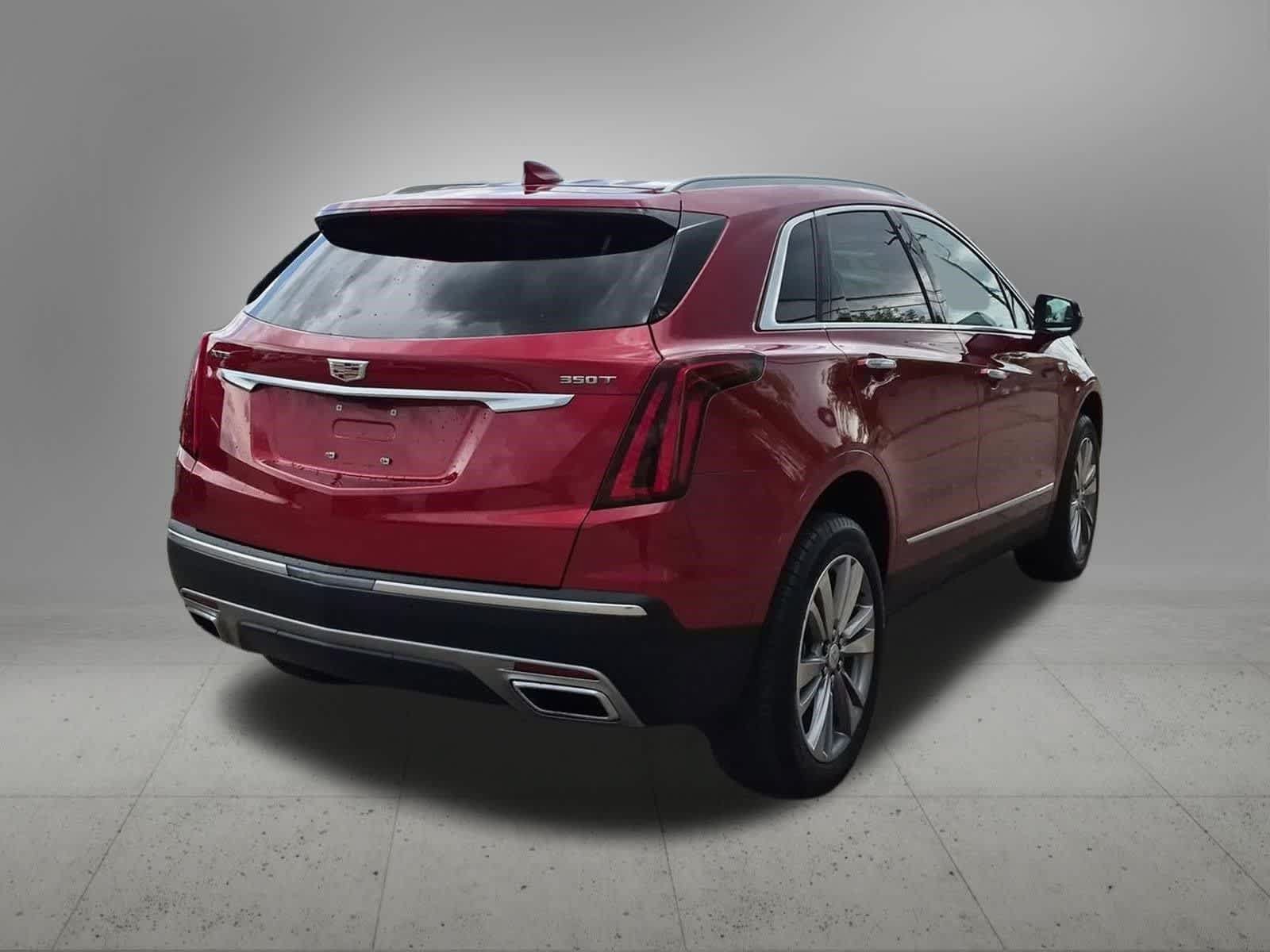 Used 2025 Cadillac XT5 Premium Luxury w/ Technology Package FWD image 6