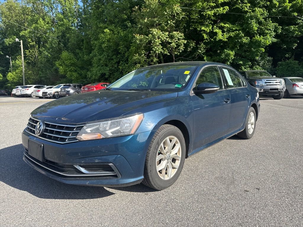 Used 2018 Volkswagen Passat 2.0T S FWD image 3