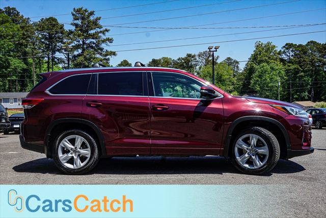 Used 2017 Toyota Highlander Limited Platinum AWD/4WD image 2