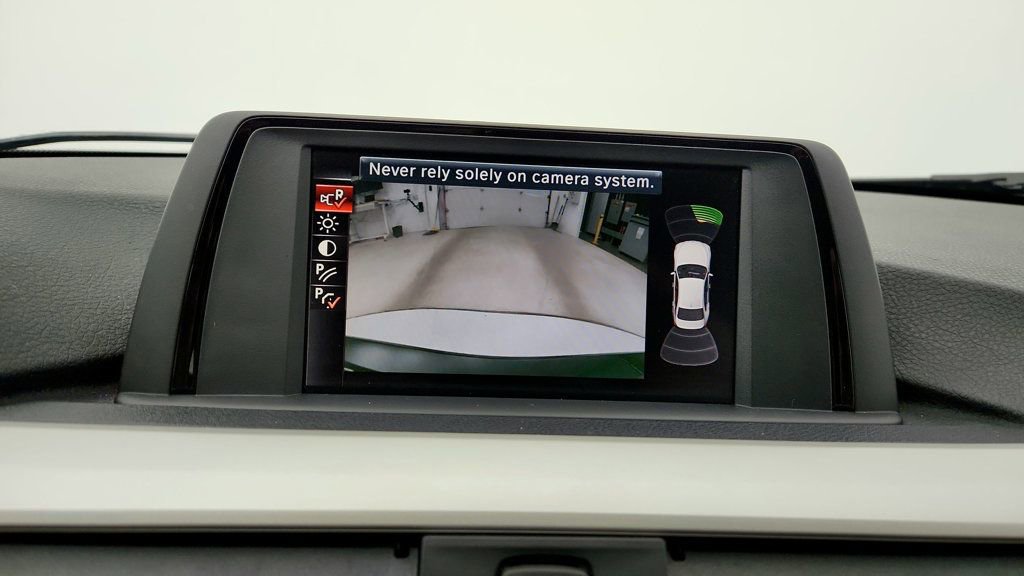 Used 2016 BMW 320i 4dr Sdn 320i with Driving Assi image 19