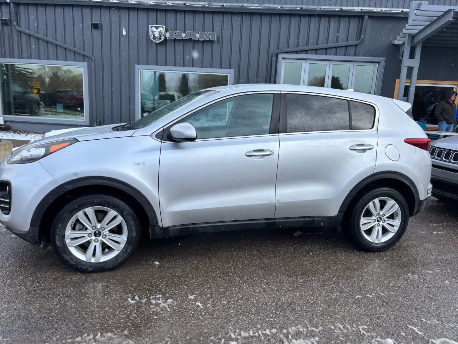 Used 2019 Kia Sportage LX image 3