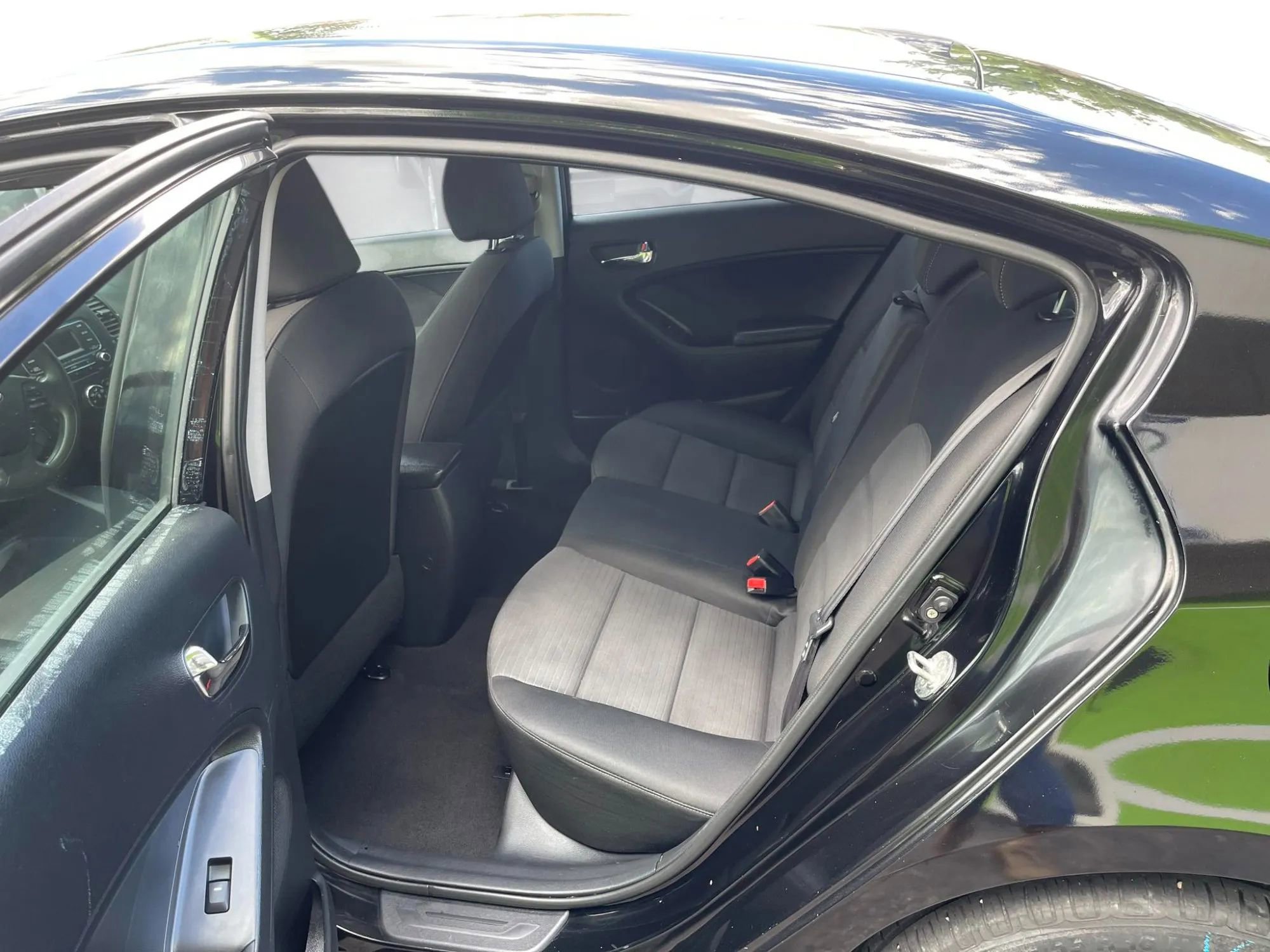 Used 2015 Kia Forte LX w/ Popular Package image 11