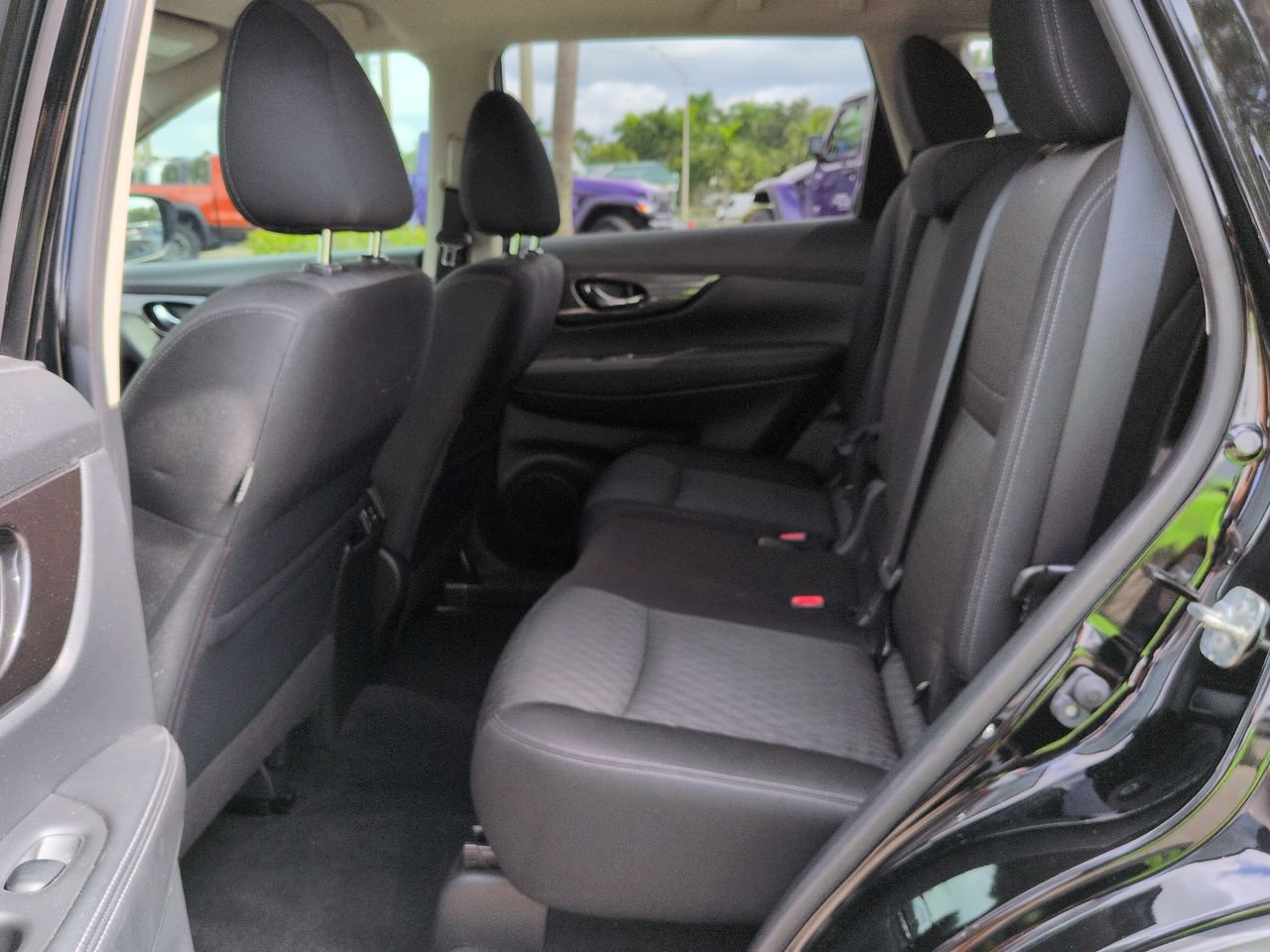Used 2019 Nissan Rogue S w/ Special Edition Package FWD image 14