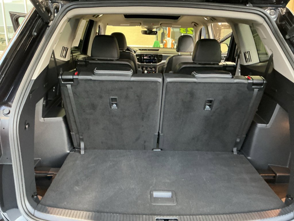 Used 2023 Volkswagen Atlas SEL Premium image 15
