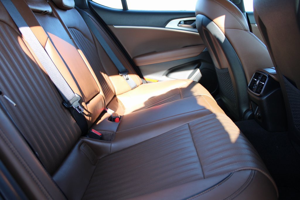 Used 2021 Genesis G70 3.3T image 30