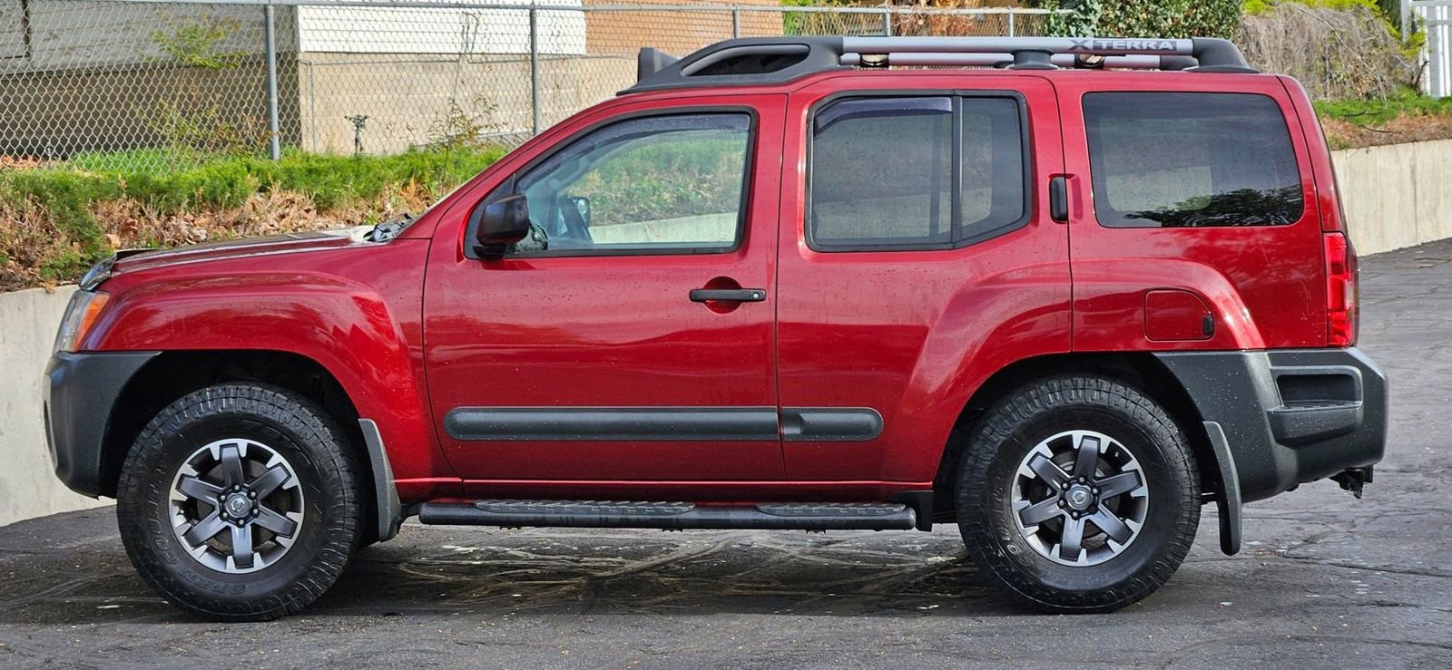Used 2015 Nissan Xterra PRO-4X image 2