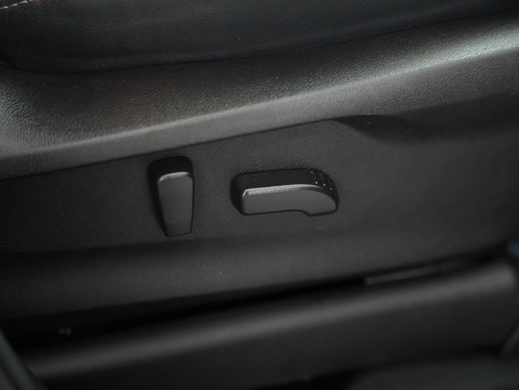 Used 2022 Subaru Ascent Limited image 61