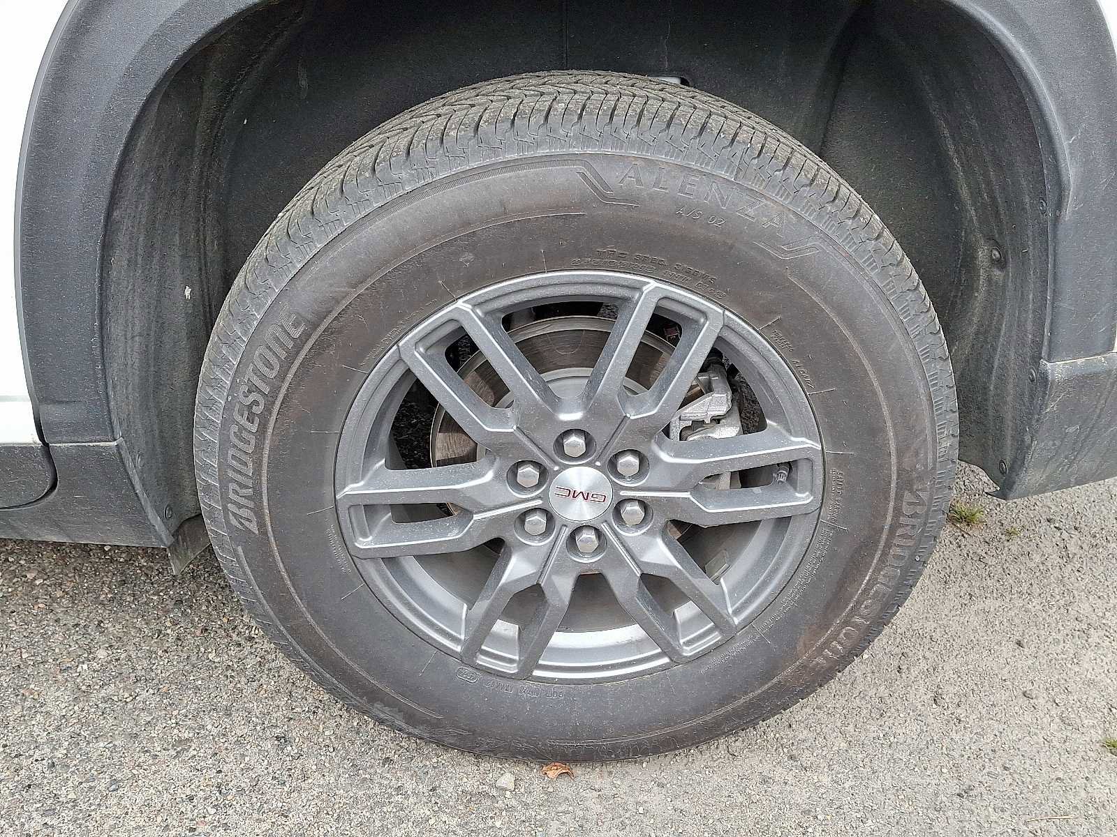 Used 2025 GMC Acadia Elevation image 5