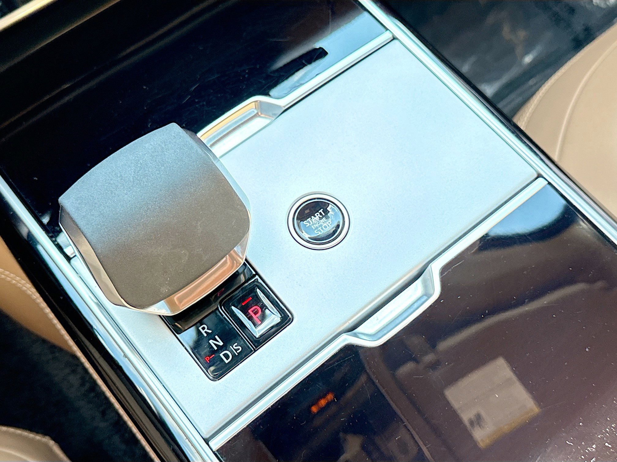 Used 2025 Land Rover Range Rover Long Wheelbase Autobiography image 28