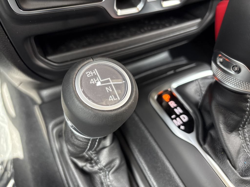 Used 2026 Jeep Gladiator Sport AWD/4WD image 32