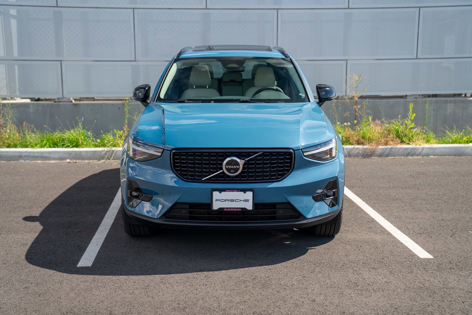 Used 2023 Volvo XC40 B5 Ultimate w/ Protection Package Premier AWD/4WD image 6