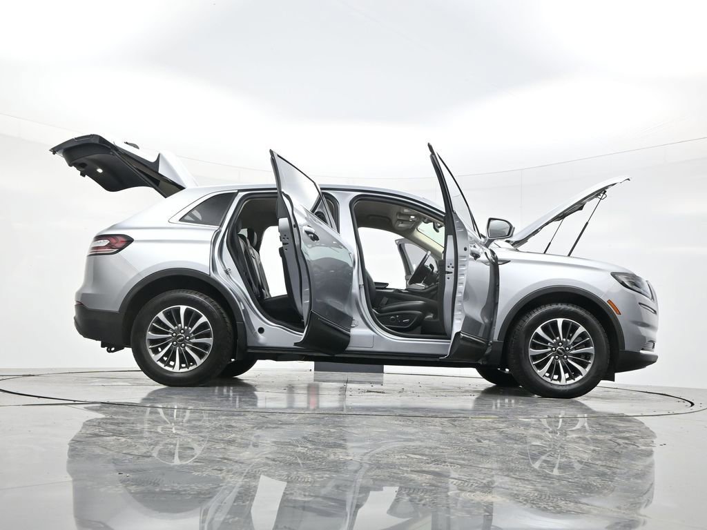 Used 2022 Lincoln Nautilus AWD w/ Premium Package image 57