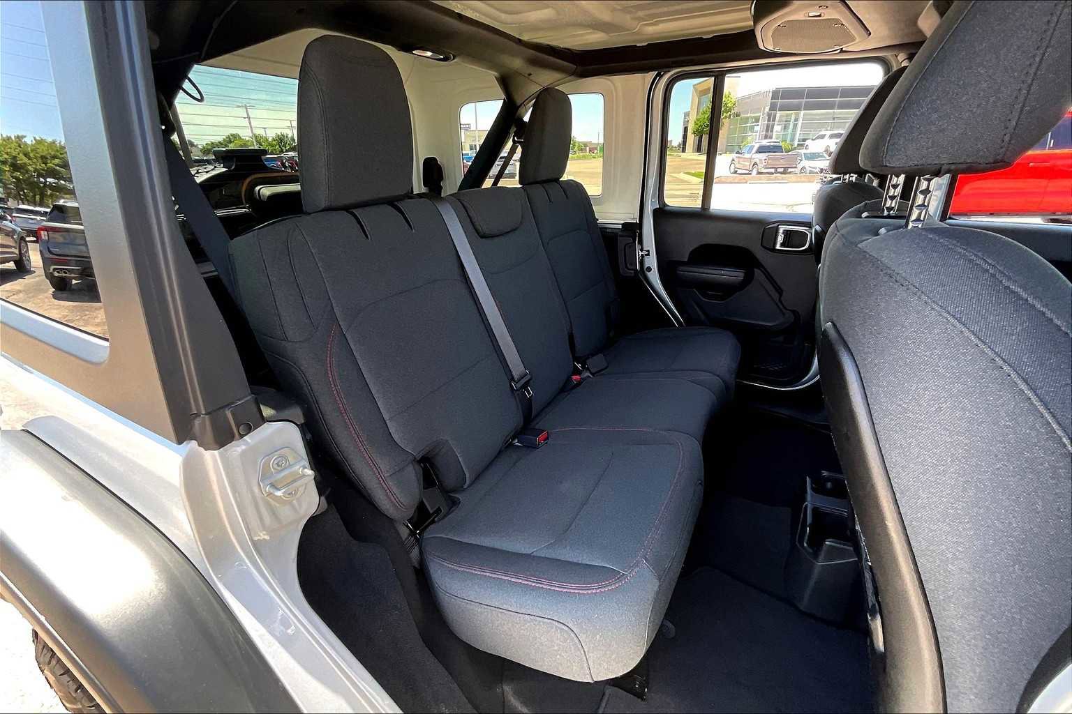 Used 2024 Jeep Wrangler Unlimited Rubicon image 38