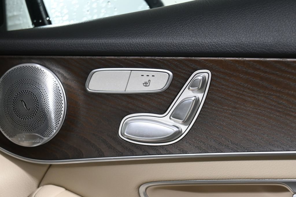 Used 2019 Mercedes-Benz GLC 300 4MATIC image 28