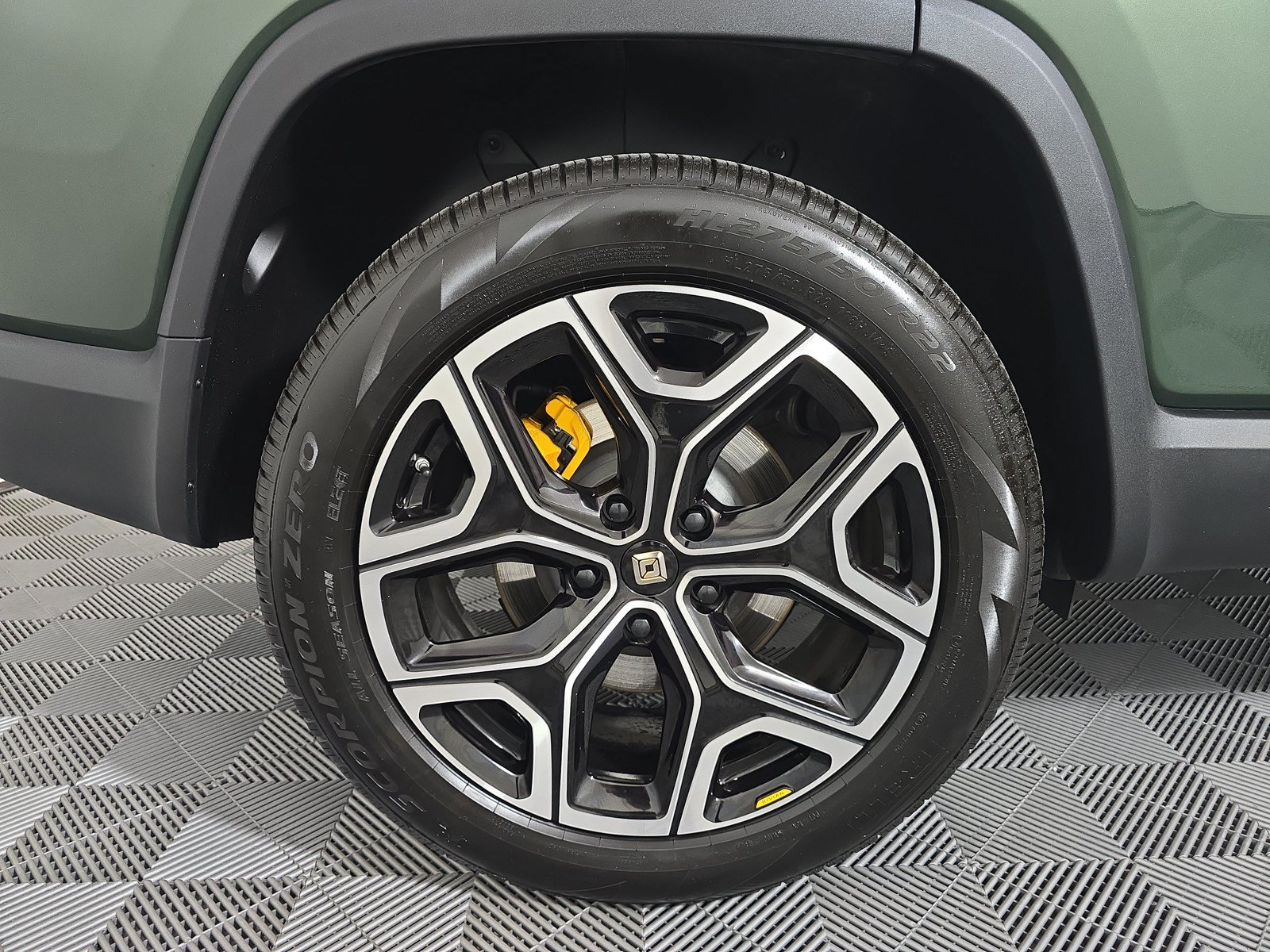 Used 2022 Rivian R1S Launch Edition AWD/4WD image 12