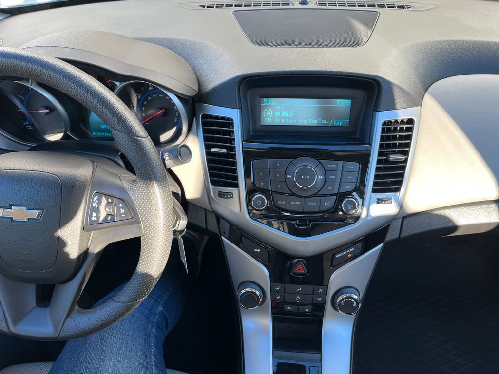 Used 2015 Chevrolet Cruze LS image 13