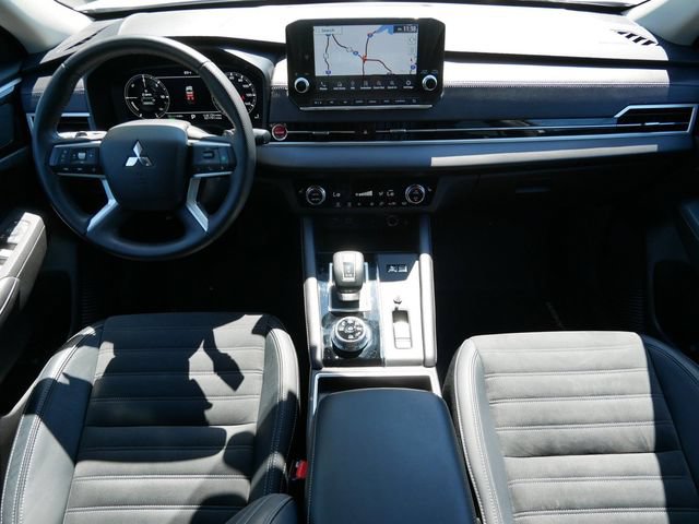 Used 2023 Mitsubishi Outlander SE AWD/4WD image 13