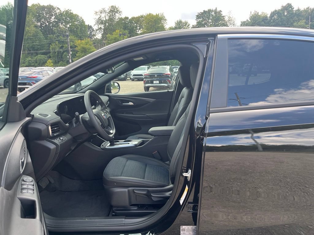 Used 2026 Buick Envista Preferred FWD image 19