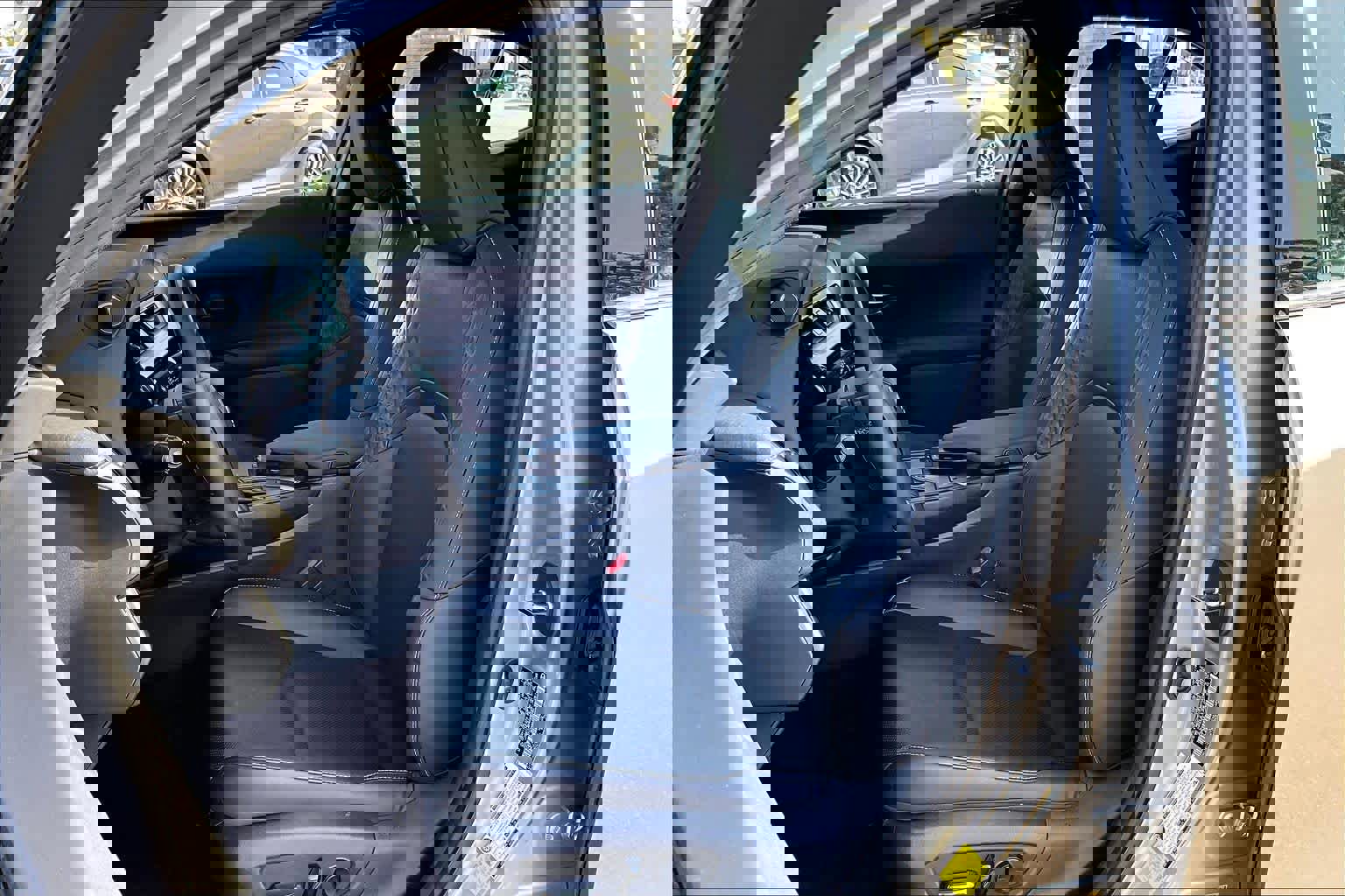 Used 2020 Lexus UX 200 w/ Premium Package image 7