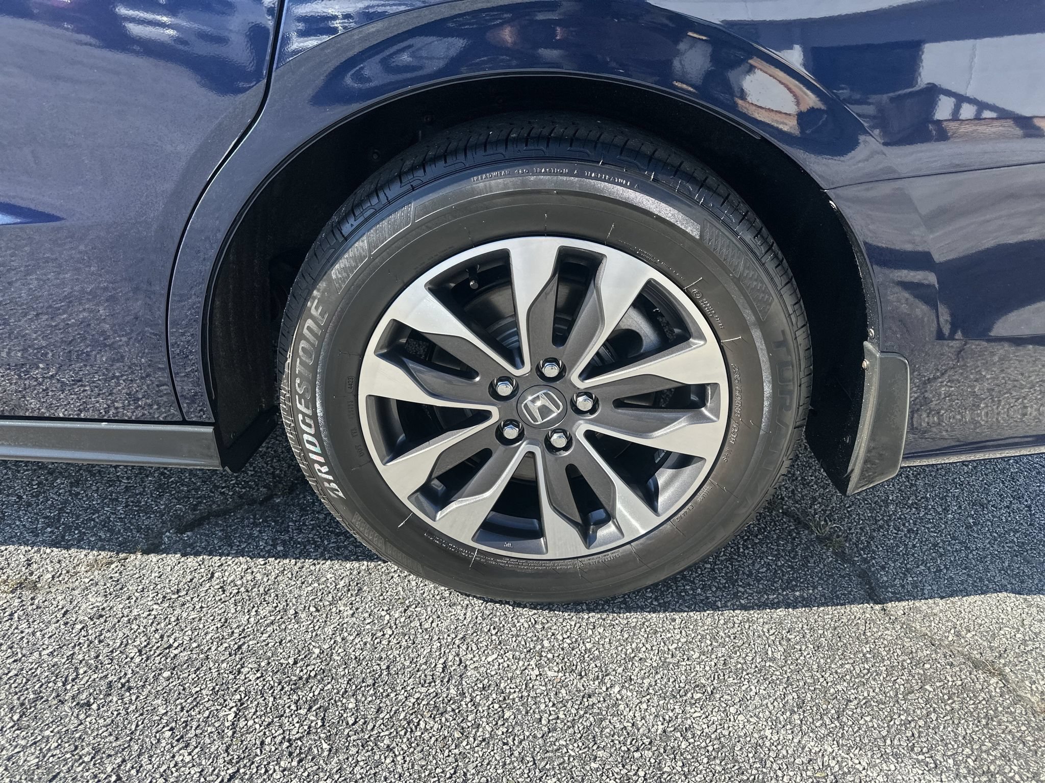 Used 2024 Honda Odyssey EX-L image 18