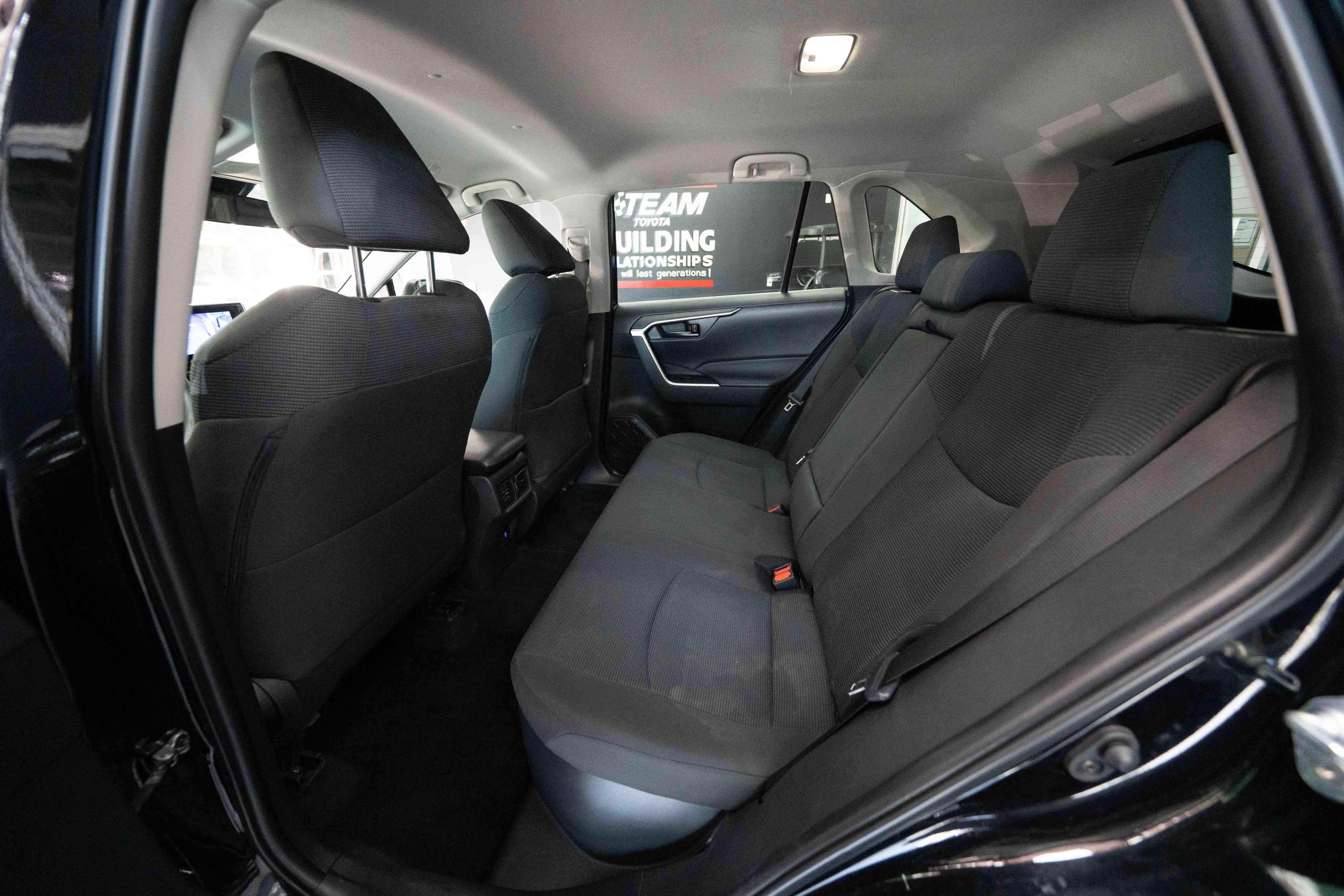 Used 2023 Toyota RAV4 LE AWD/4WD image 23