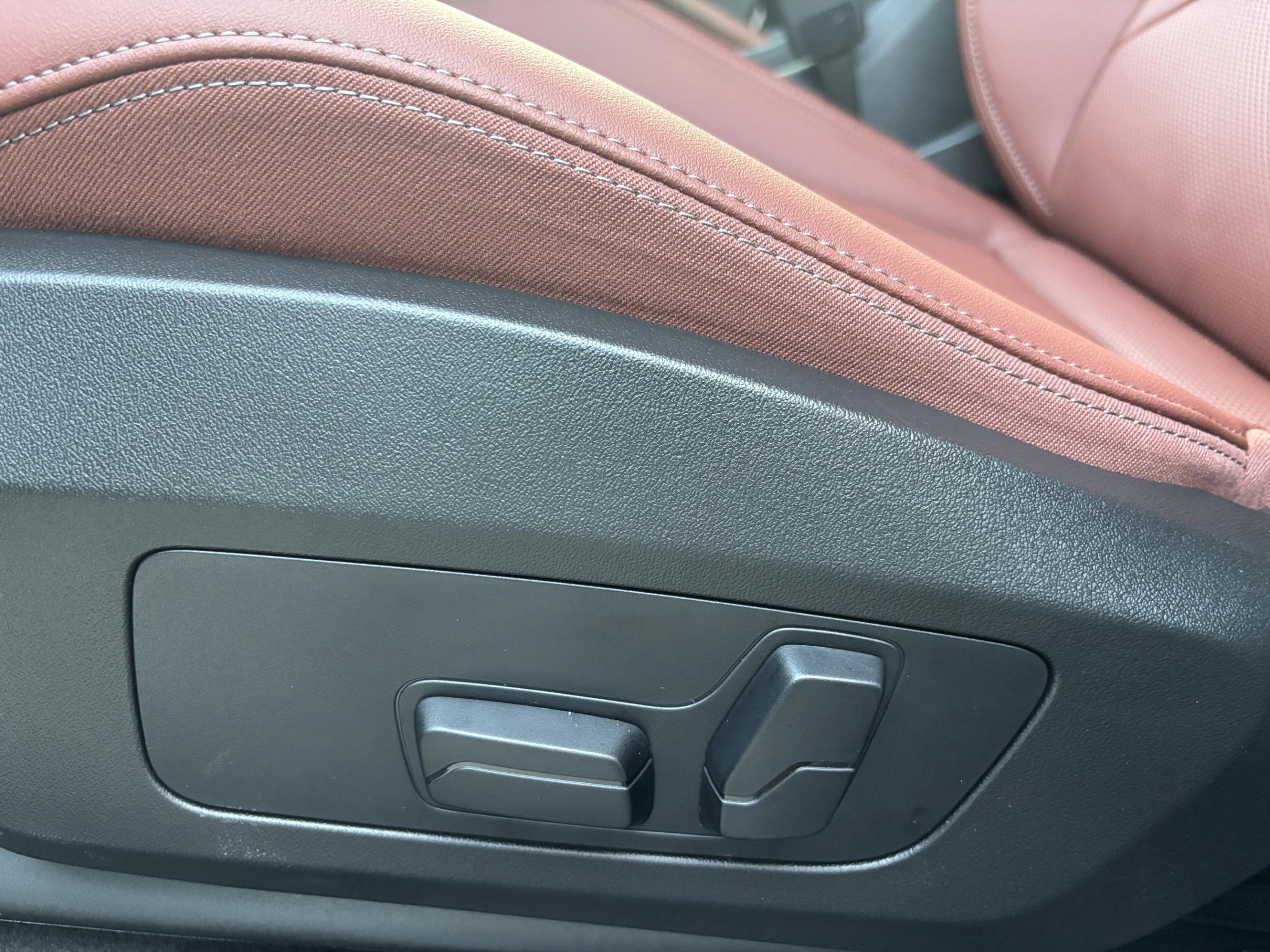 New 2026 BMW X1 xDrive28i w/ Technology Package image 19