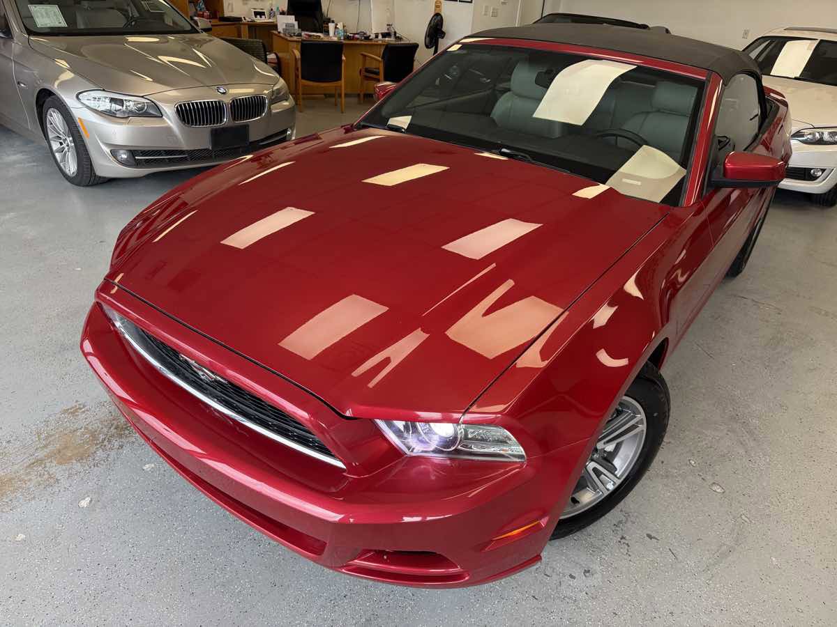 Used 2013 Ford Mustang Premium RWD image 11