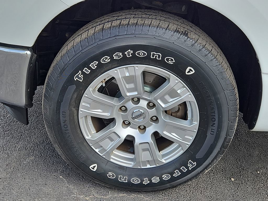 Used 2018 Nissan Titan SV w/ SV Convenience Package RWD image 13