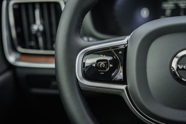 New 2026 Volvo V60 B5 Cross Country Plus w/ Protection Package Premier image 28