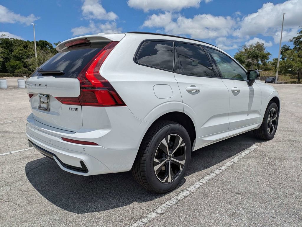 New 2026 Volvo XC60 B5 Core AWD/4WD image 6