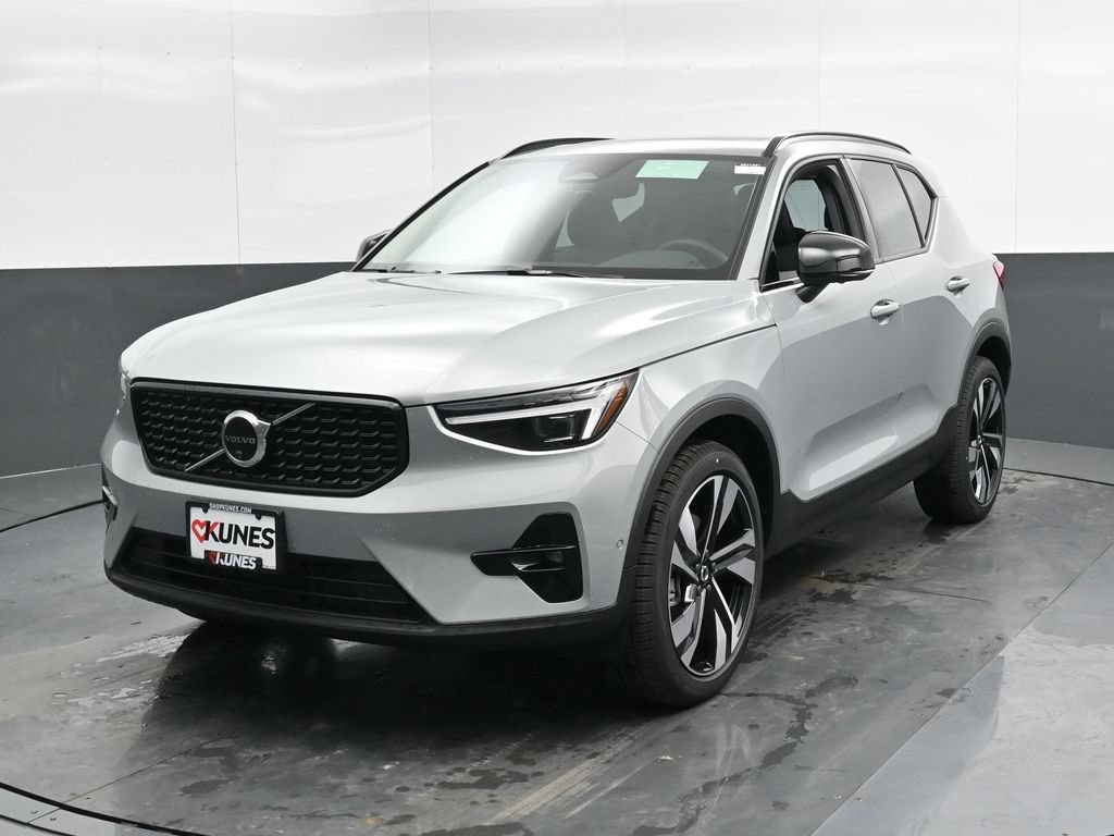 Used 2025 Volvo XC40 B5 Ultra w/ Climate Package AWD/4WD image 8