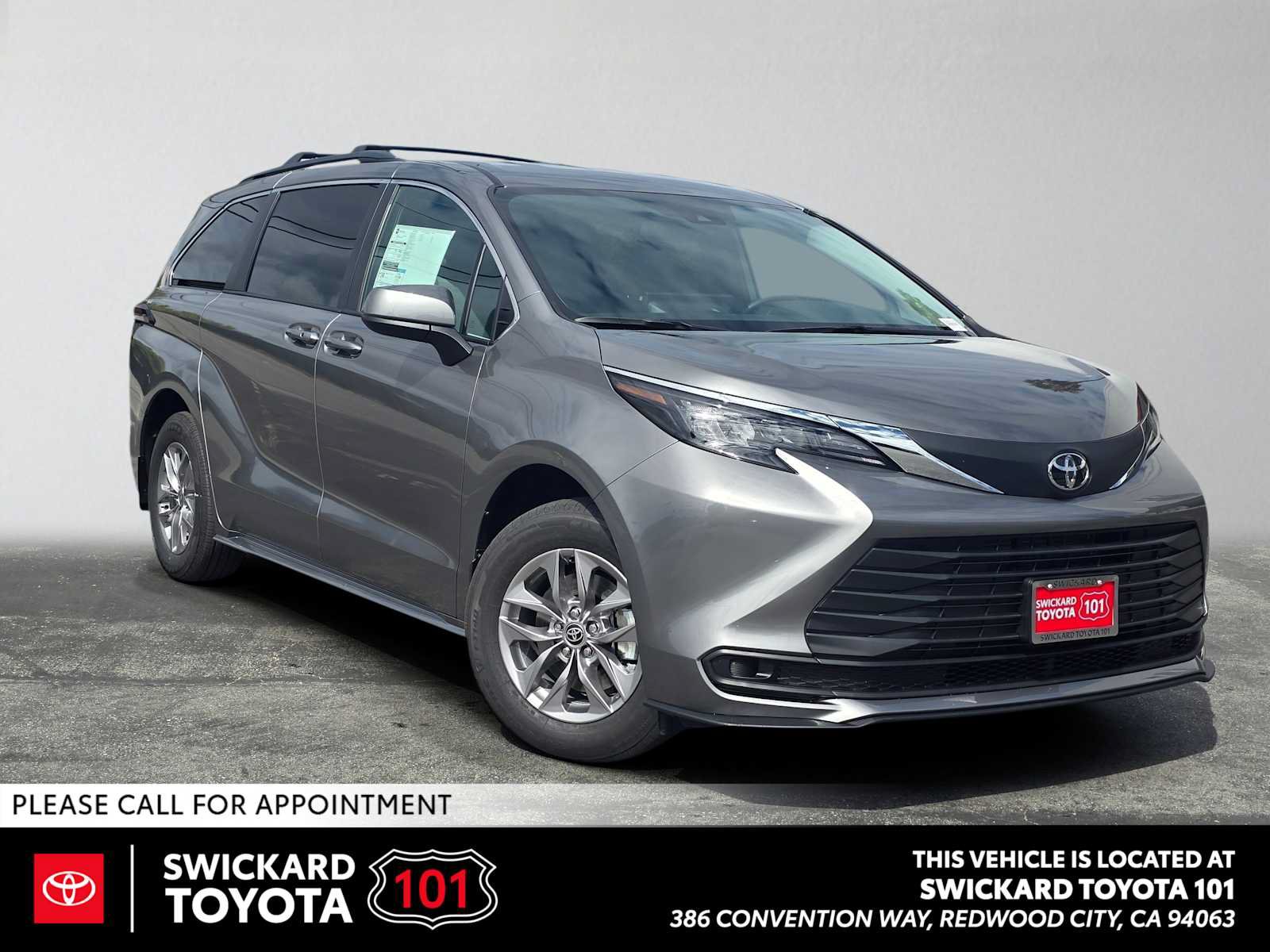 New 2026 Toyota Sienna LE