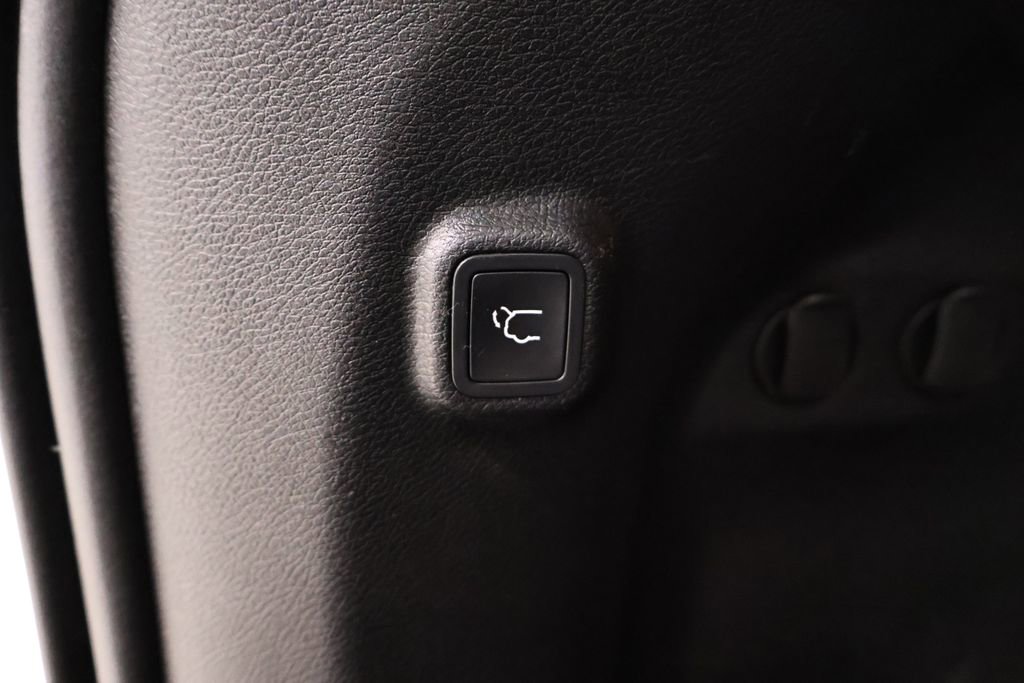 Used 2021 Jeep Cherokee Latitude Lux 80th Anniv w/ Quick Order Package 26U 80TH image 36