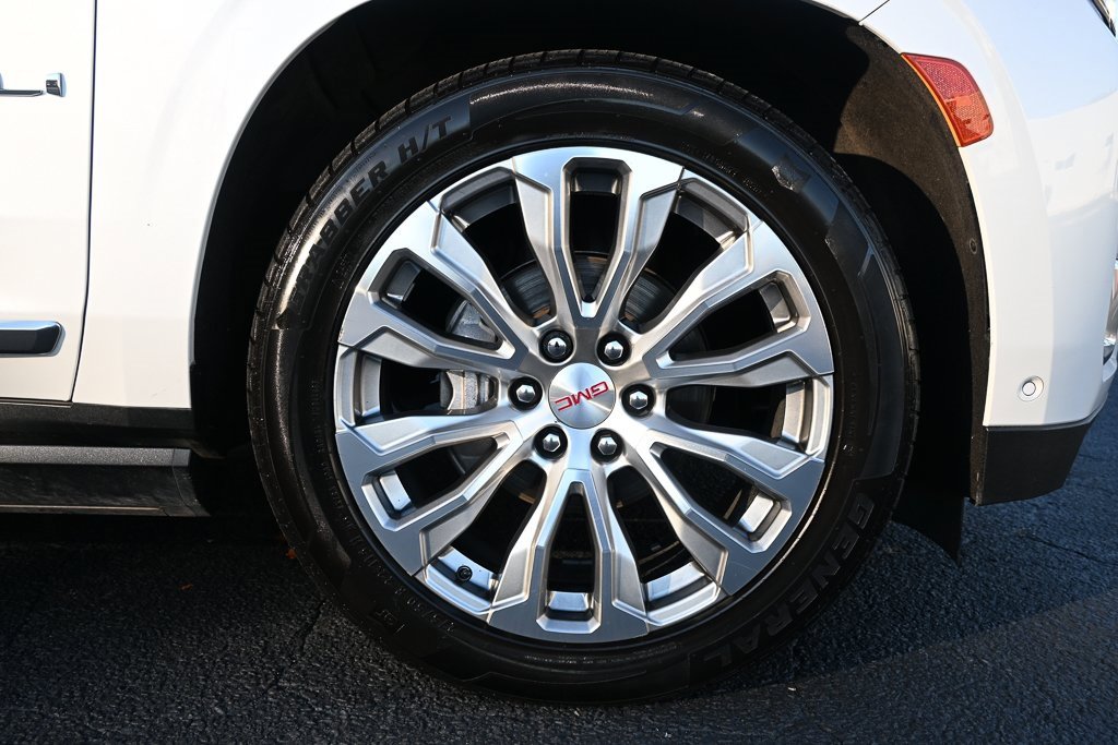 Used 2023 GMC Yukon Denali w/ Denali Reserve Package image 36