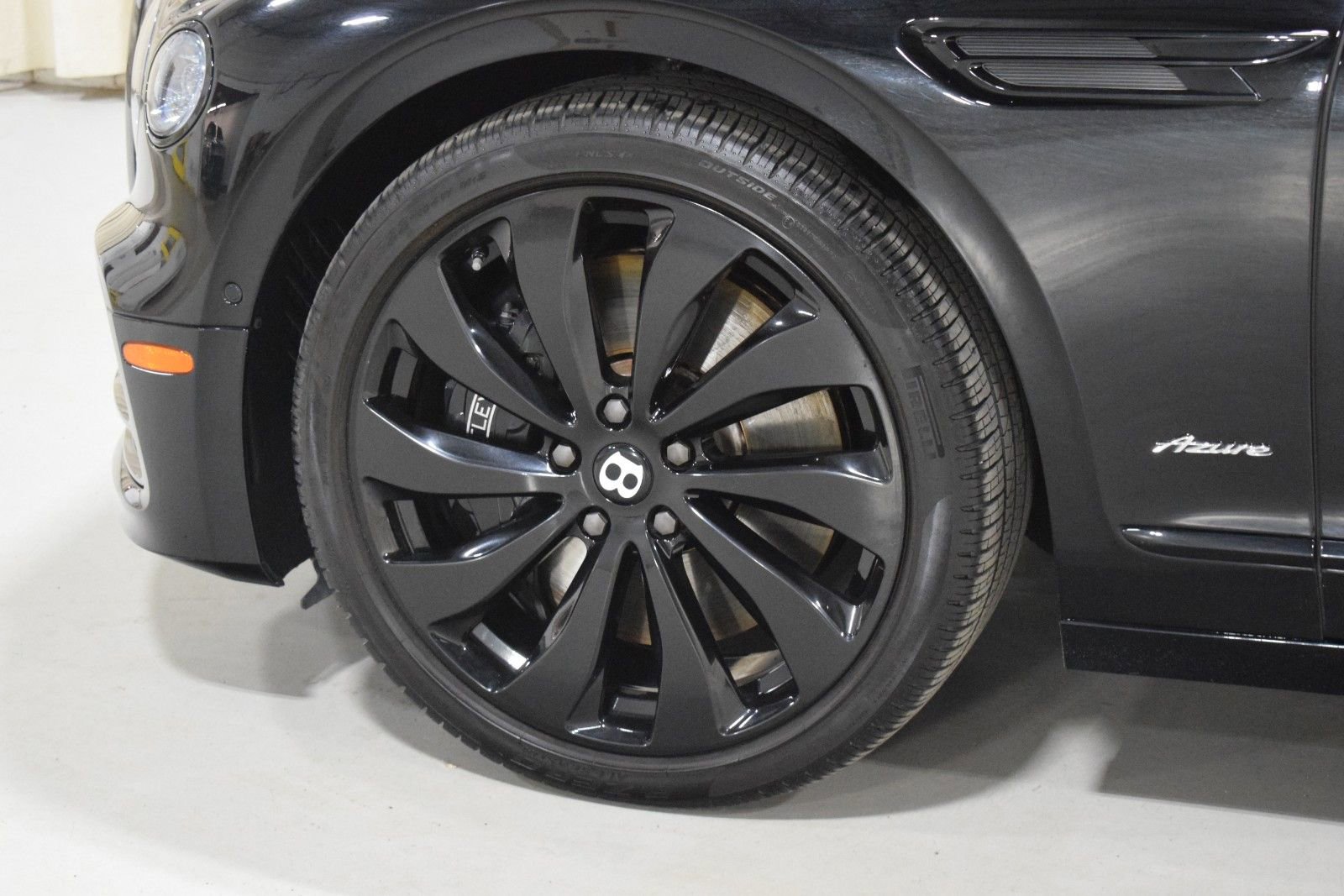 Certified 2023 Bentley Flying Spur Azure image 17