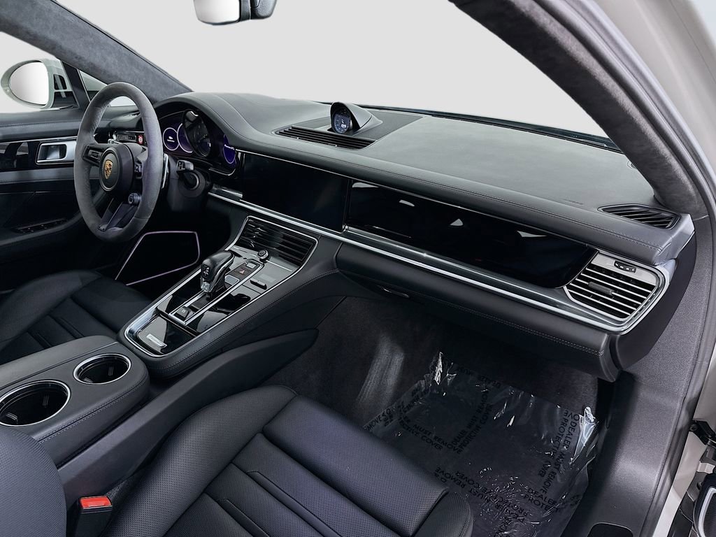 Certified 2022 Porsche Panamera GTS AWD/4WD image 32