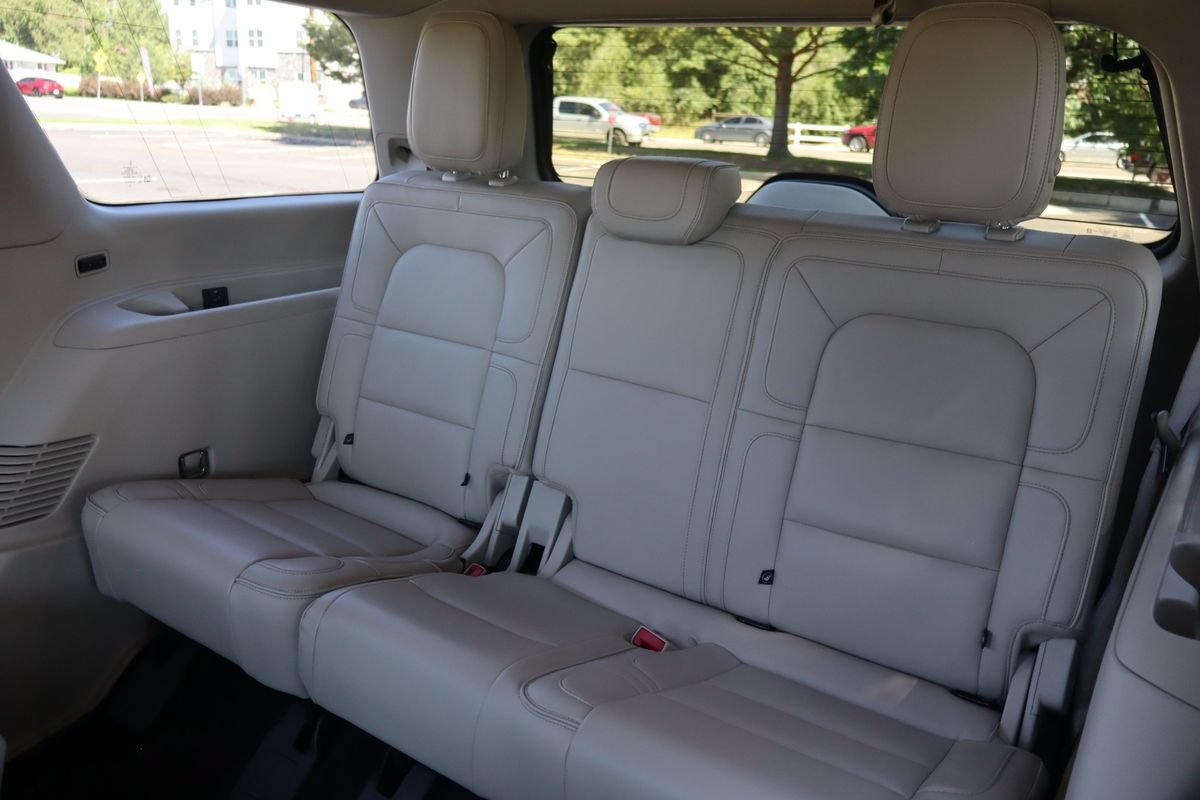 Used 2018 Lincoln Navigator Reserve w/ Technology Package AWD/4WD image 21