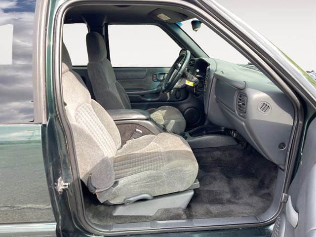 Used 2002 Chevrolet S10 Pickup LS w/ LS Preferred Equipment Group image 14