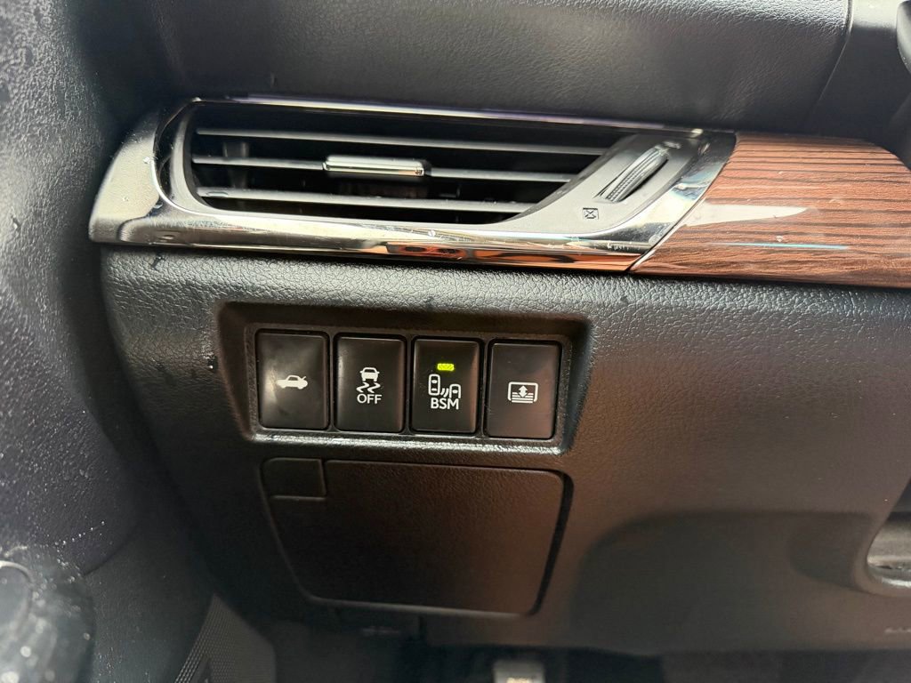 Used 2015 Toyota Avalon Limited w/ Technology Package image 28