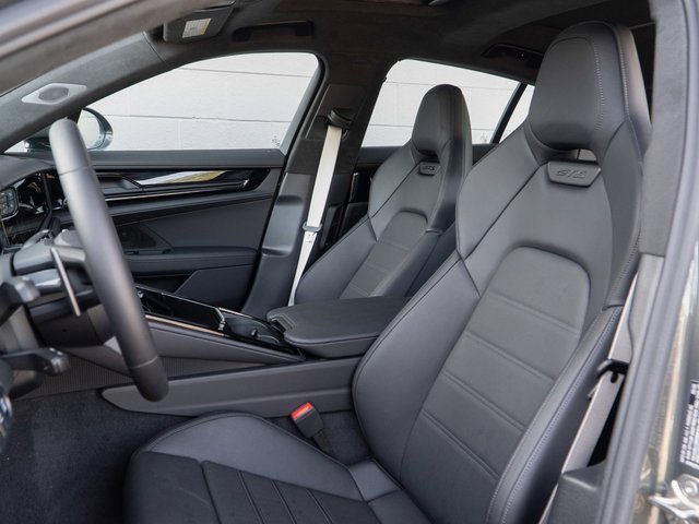 Certified 2025 Porsche Panamera GTS image 5
