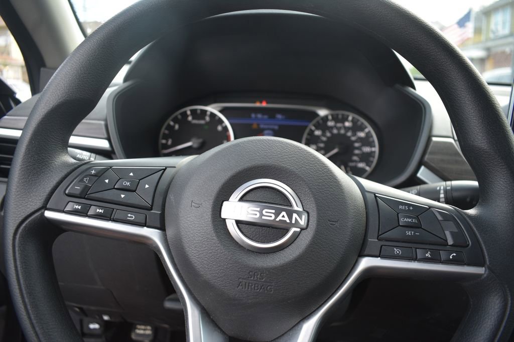 Used 2025 Nissan Altima 2.5 SV image 15
