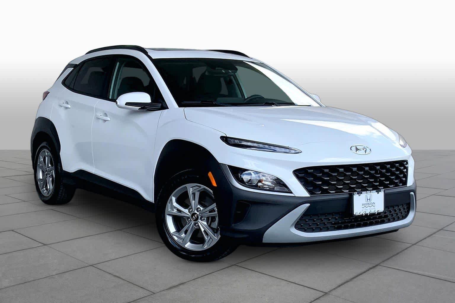 Used 2023 Hyundai Kona SEL w/ Convenience Package AWD/4WD image 3