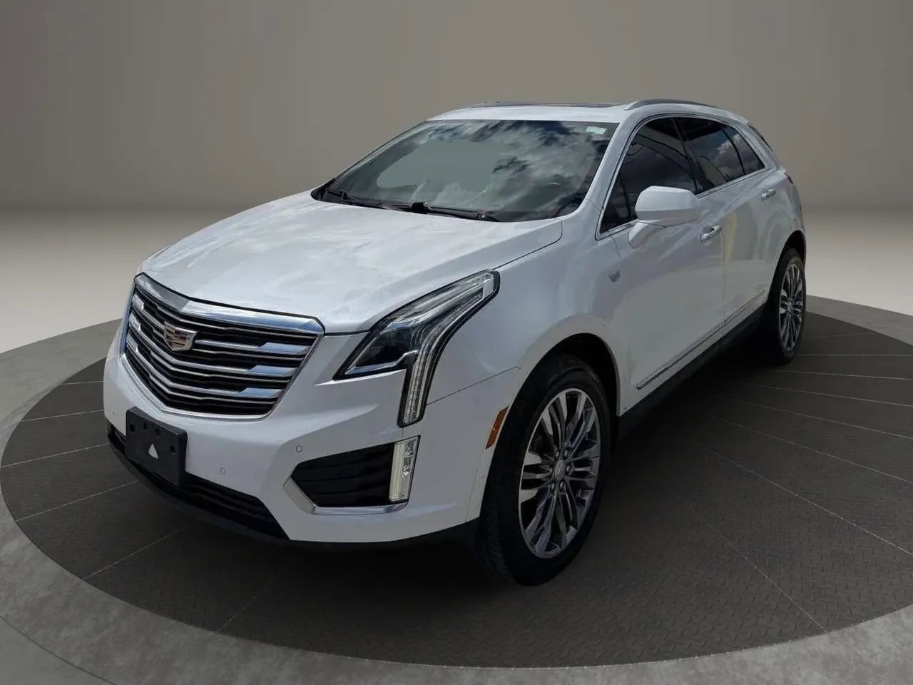 Used 2017 Cadillac XT5 Premium Luxury AWD/4WD image 3