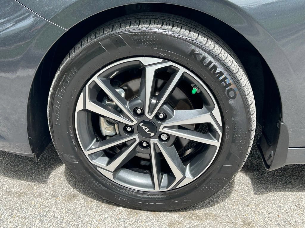 Used 2024 Kia Forte LXS w/ LXS Technology Package FWD image 29