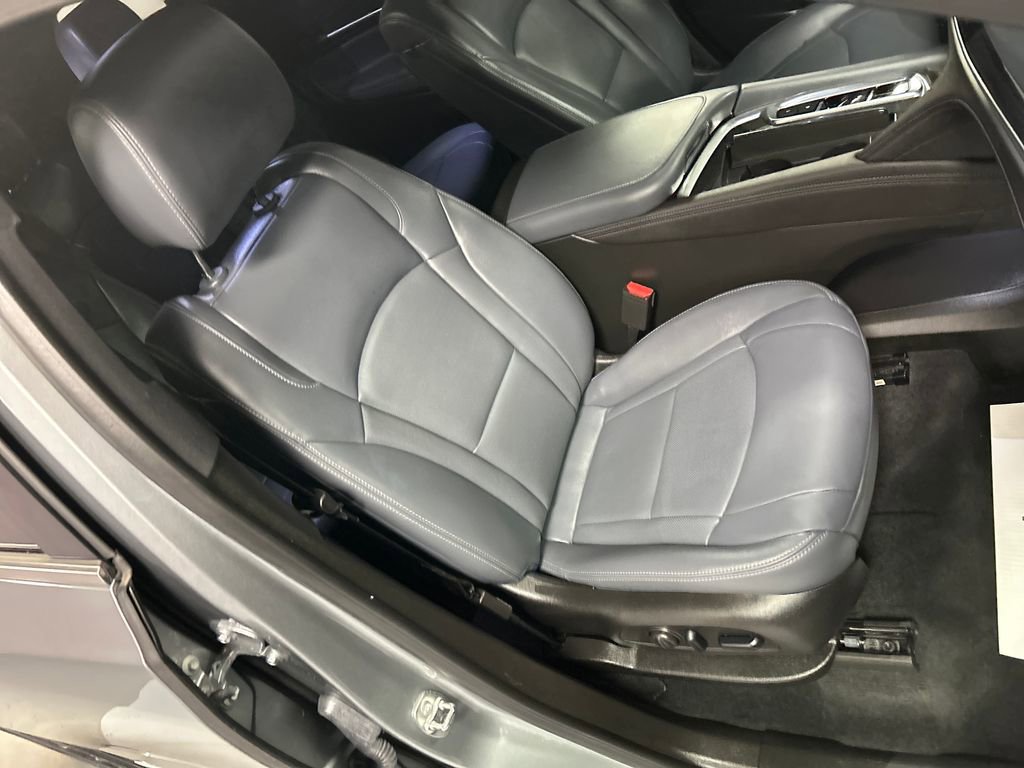 Used 2024 Buick Enclave Essence image 26