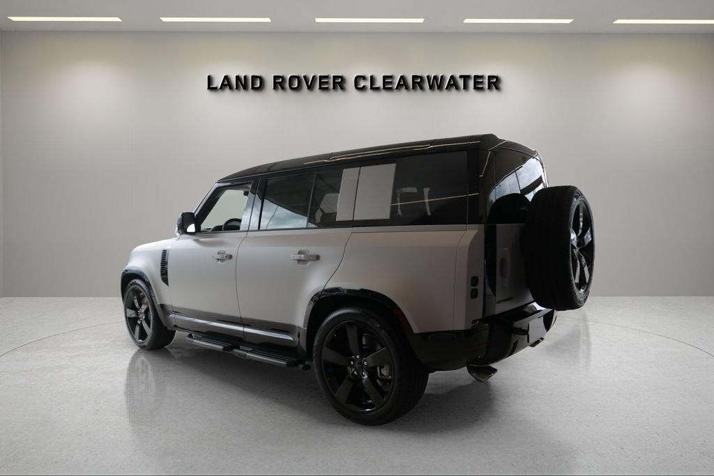 New 2026 Land Rover Defender 110 X-Dynamic SE AWD/4WD image 2
