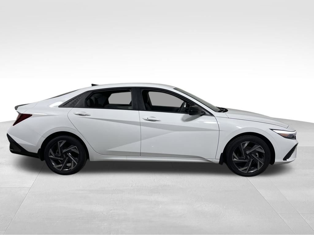 New 2025 Hyundai Elantra Sport image 6