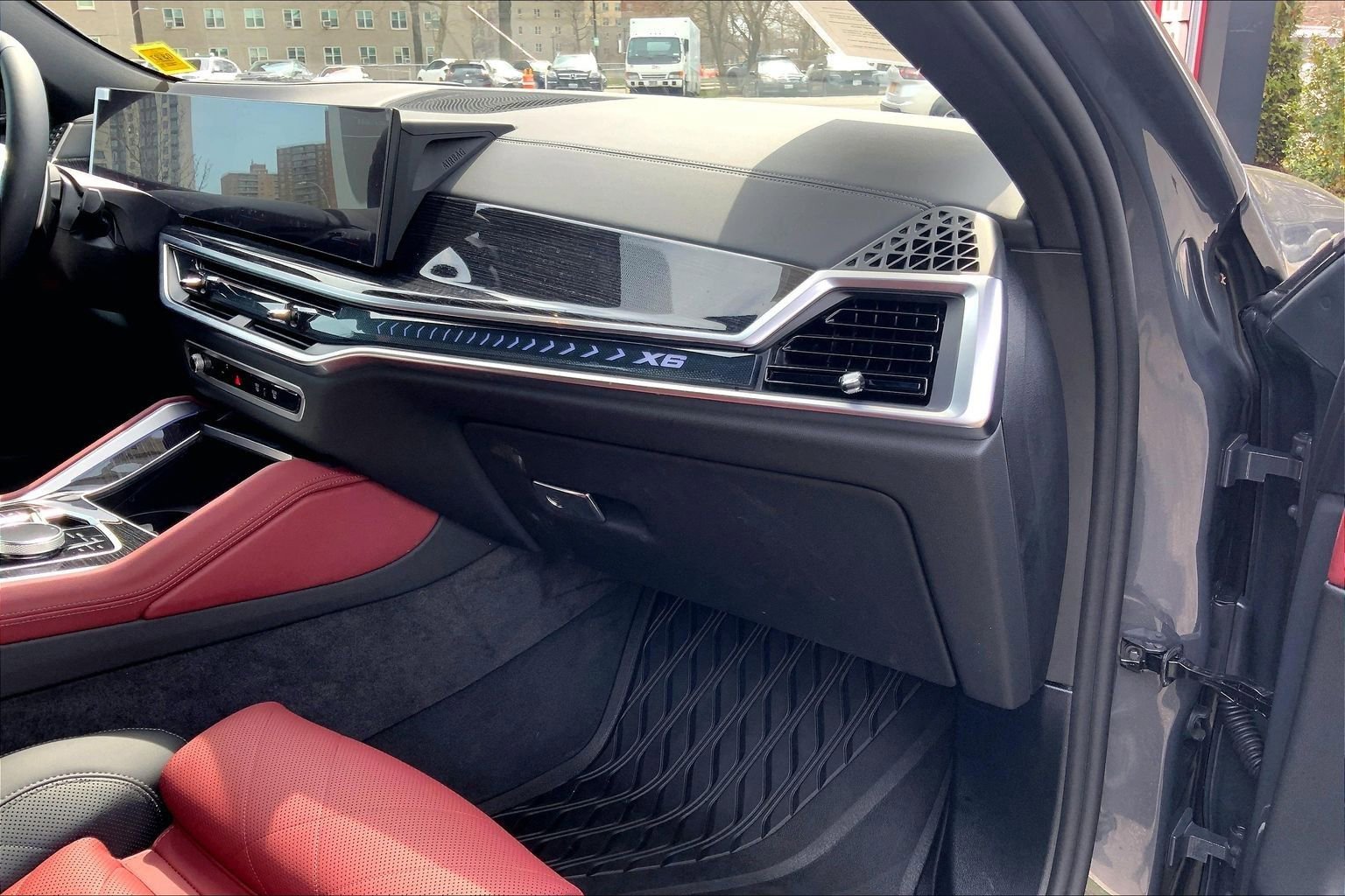 Used 2026 BMW X6 xDrive40i w/ Climate Comfort Package image 18